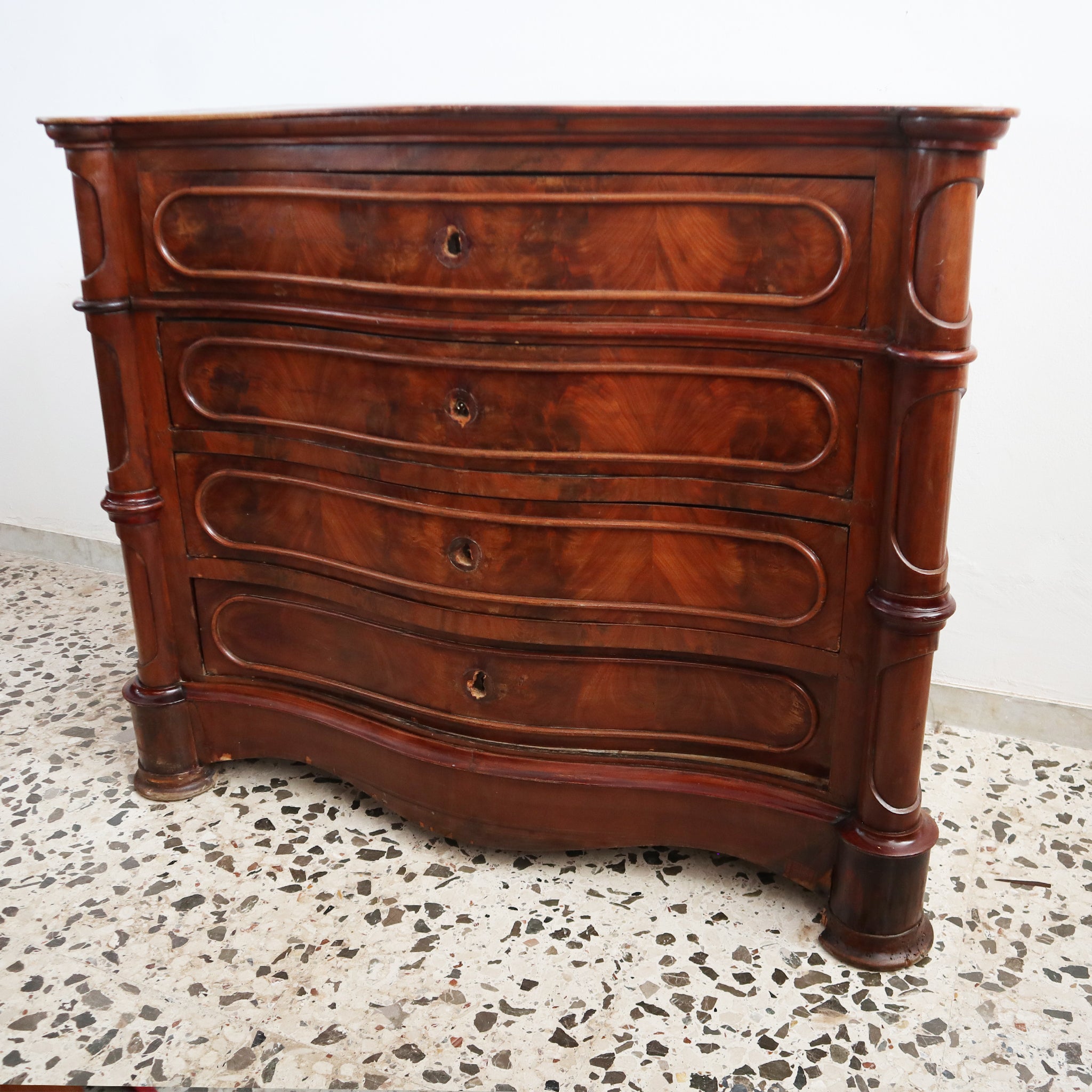 Commode ancienne Louis Philippe en plume d'acajou